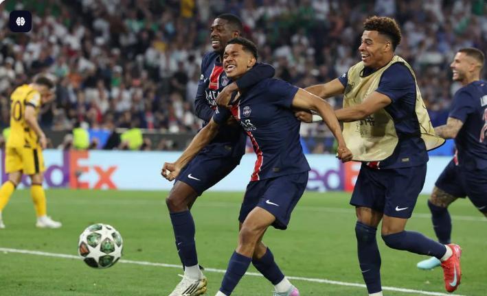 包含加时末段突围战来临；阿贾克斯围绕法国杯刷新队史纪录；悬念犹存；轮换策略成焦点的词条